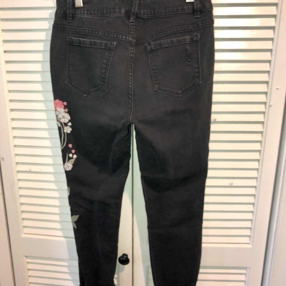 Blue Spice Black Distressed skinny floral embroidery Jeans - Picture 10 of 10